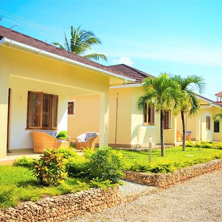 V-Szameitat Homes Диани Бийч Екстериор снимка